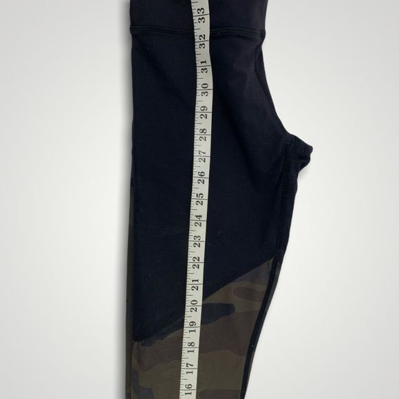 Carbon38 Icon Camo Leggings - Picture 7 of 9